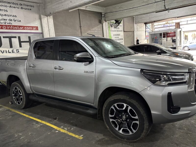 Toyota Hilux Srx 4x4 at 2.8tdi 2021 50.000km
